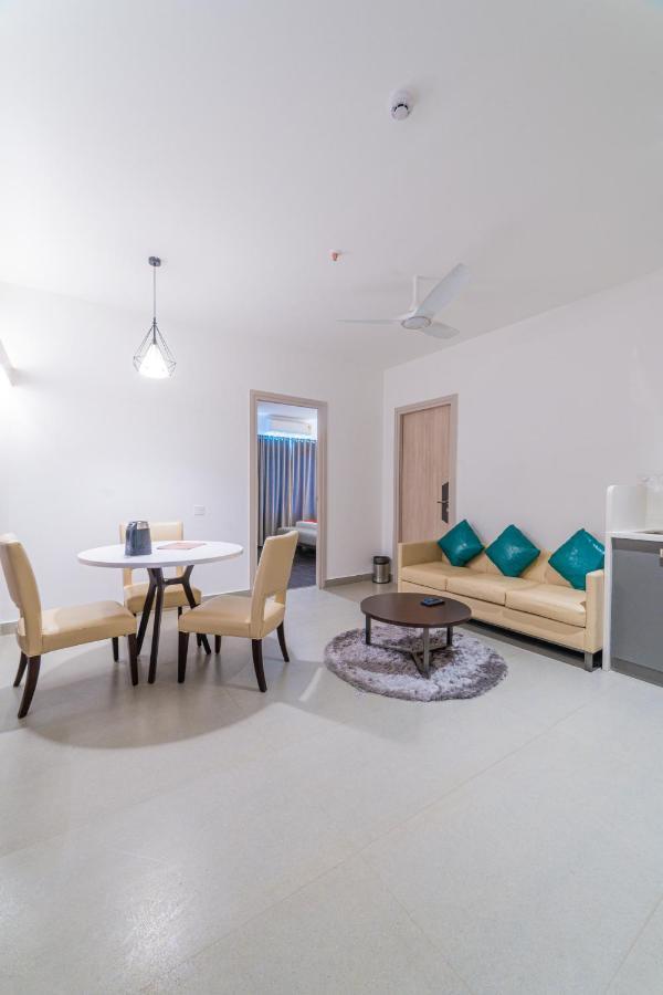 Hotel Deccan Serai Grande, Gachibowli, Хидерабад Екстериор снимка