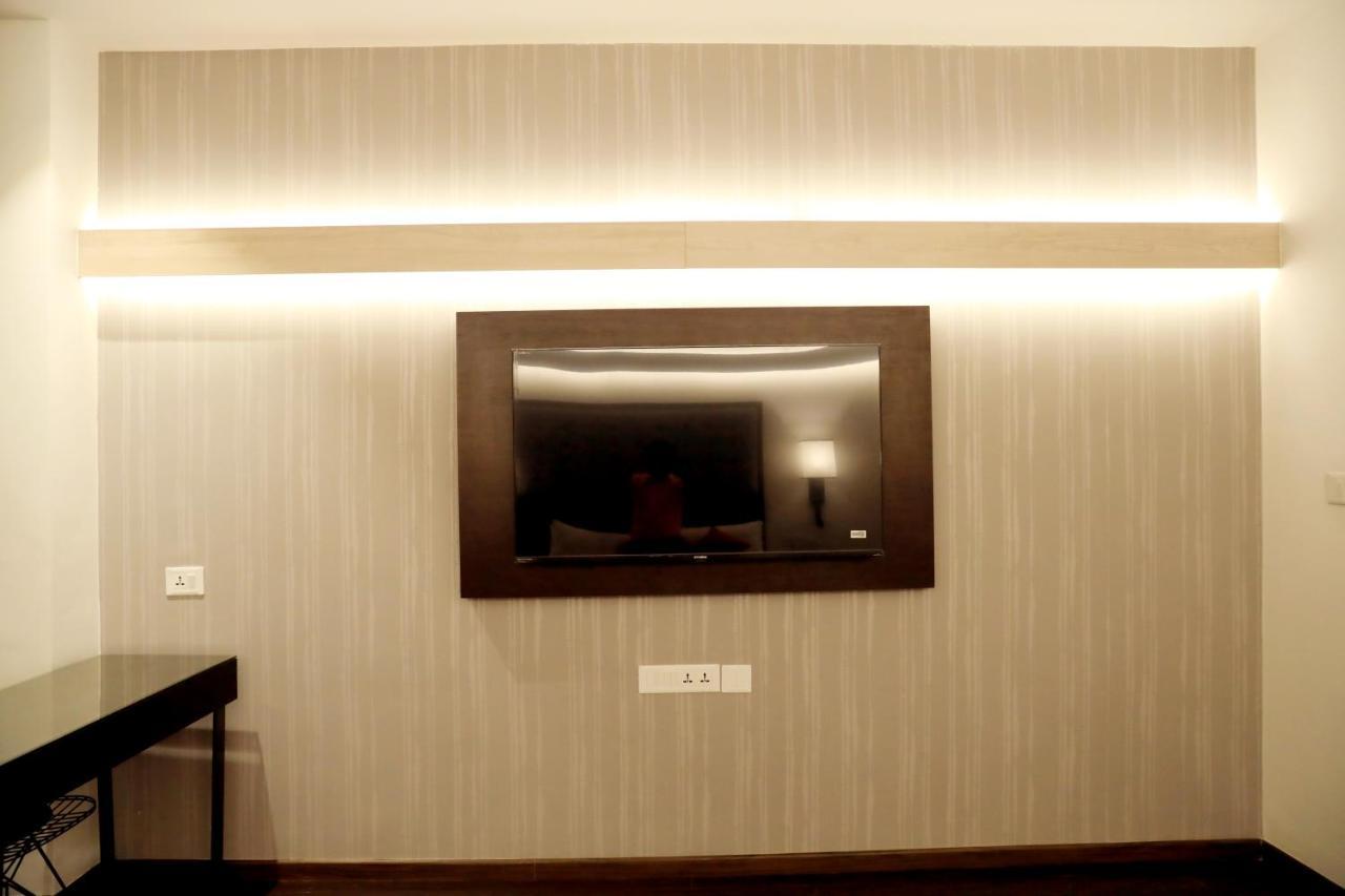 Hotel Deccan Serai Grande, Gachibowli, Хидерабад Екстериор снимка