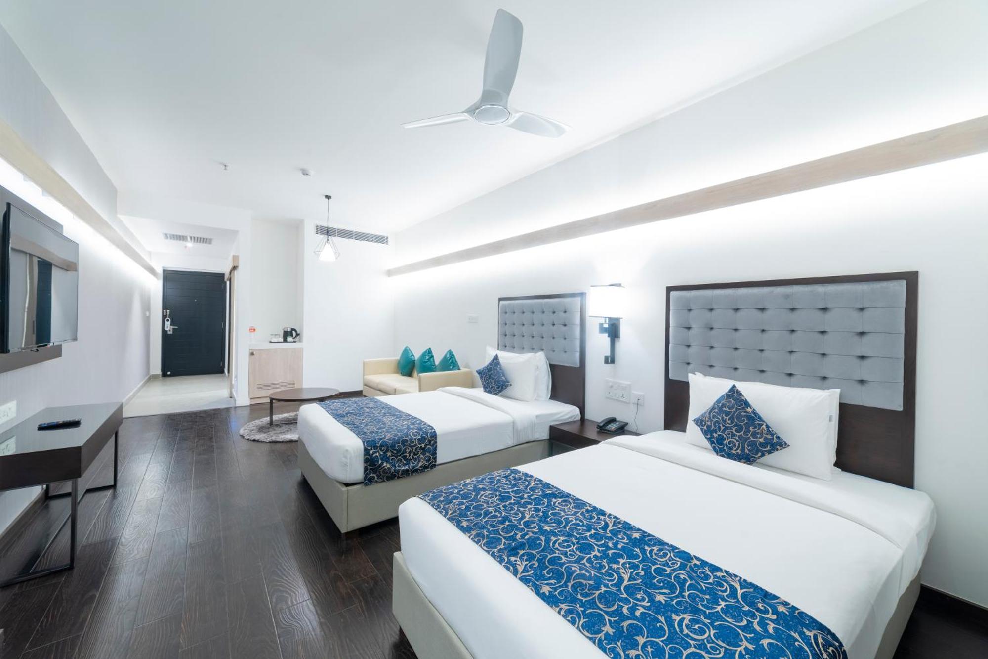 Hotel Deccan Serai Grande, Gachibowli, Хидерабад Екстериор снимка