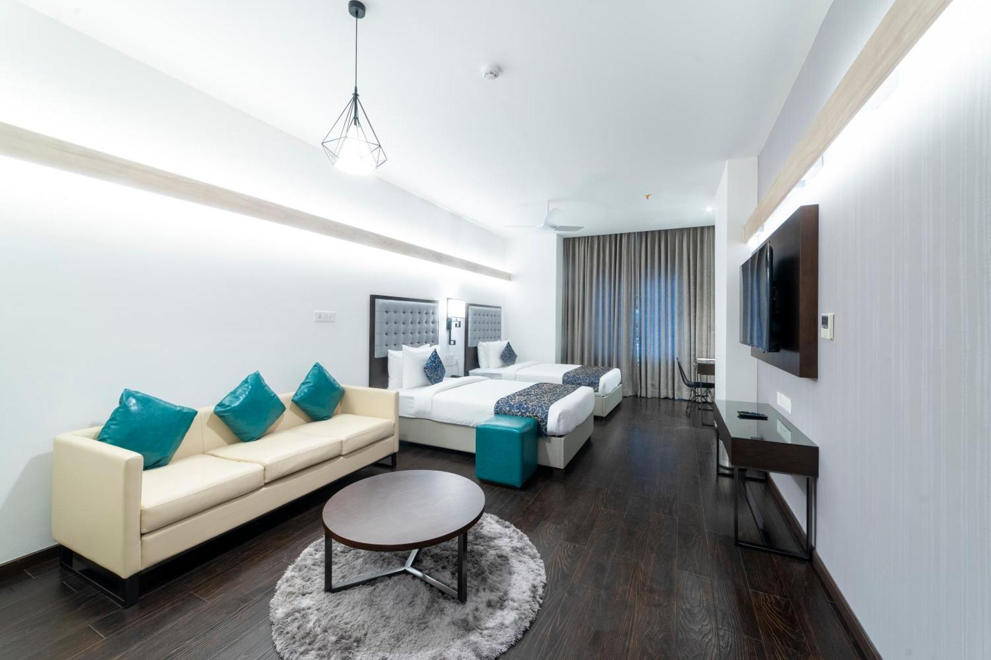 Hotel Deccan Serai Grande, Gachibowli, Хидерабад Екстериор снимка
