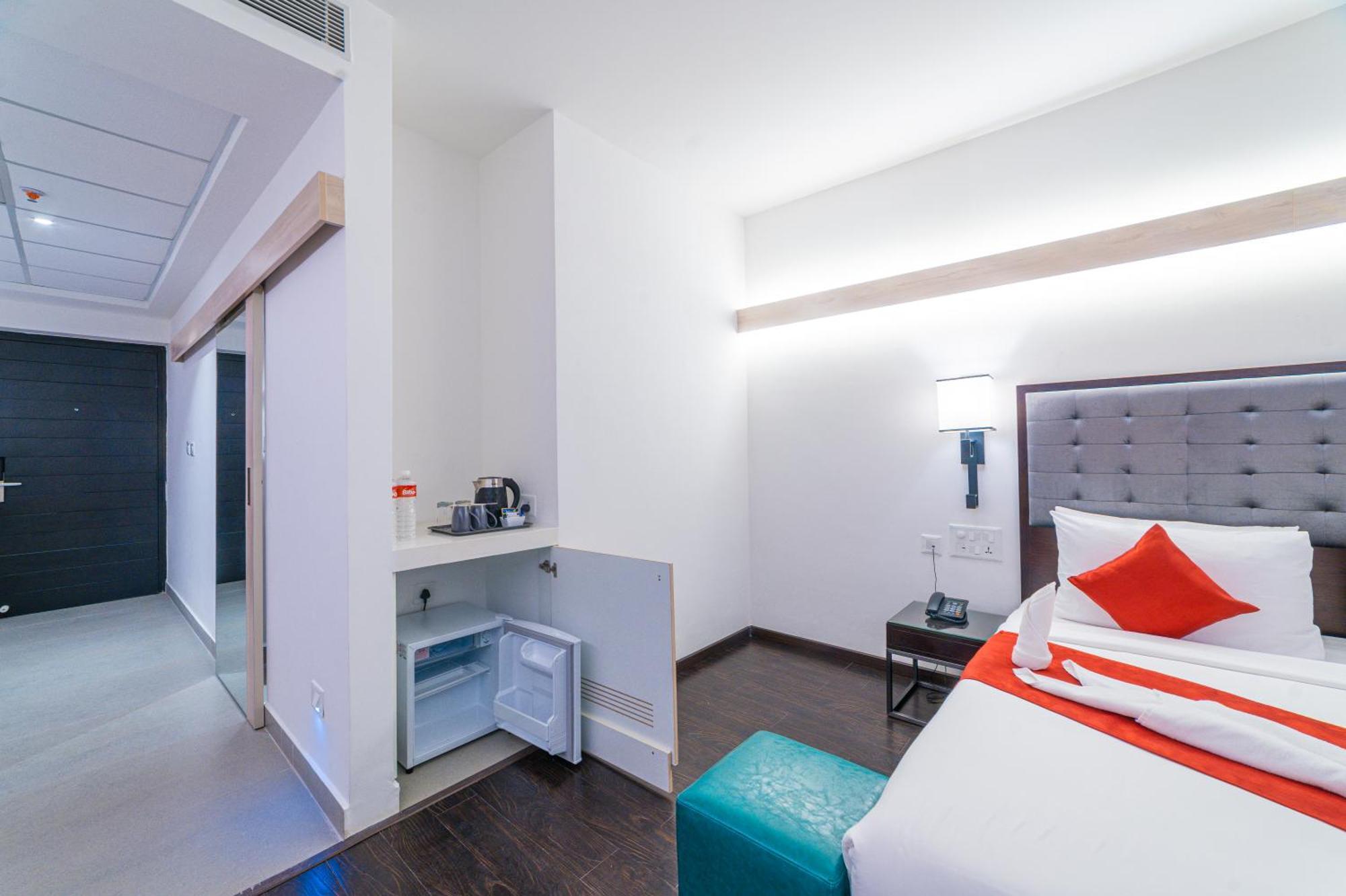 Hotel Deccan Serai Grande, Gachibowli, Хидерабад Екстериор снимка
