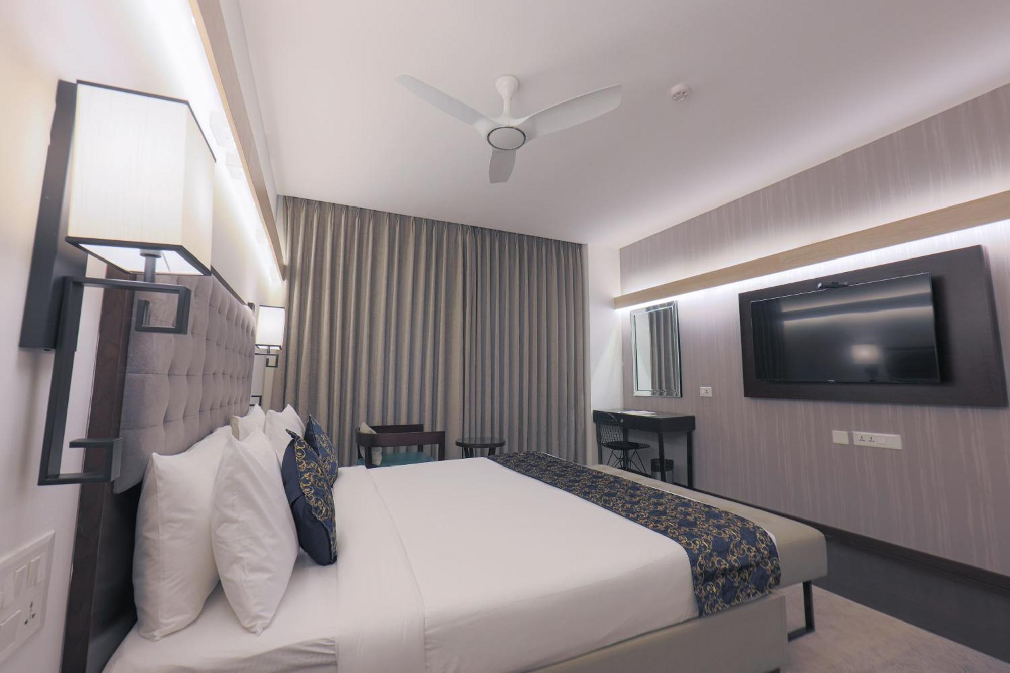 Hotel Deccan Serai Grande, Gachibowli, Хидерабад Екстериор снимка