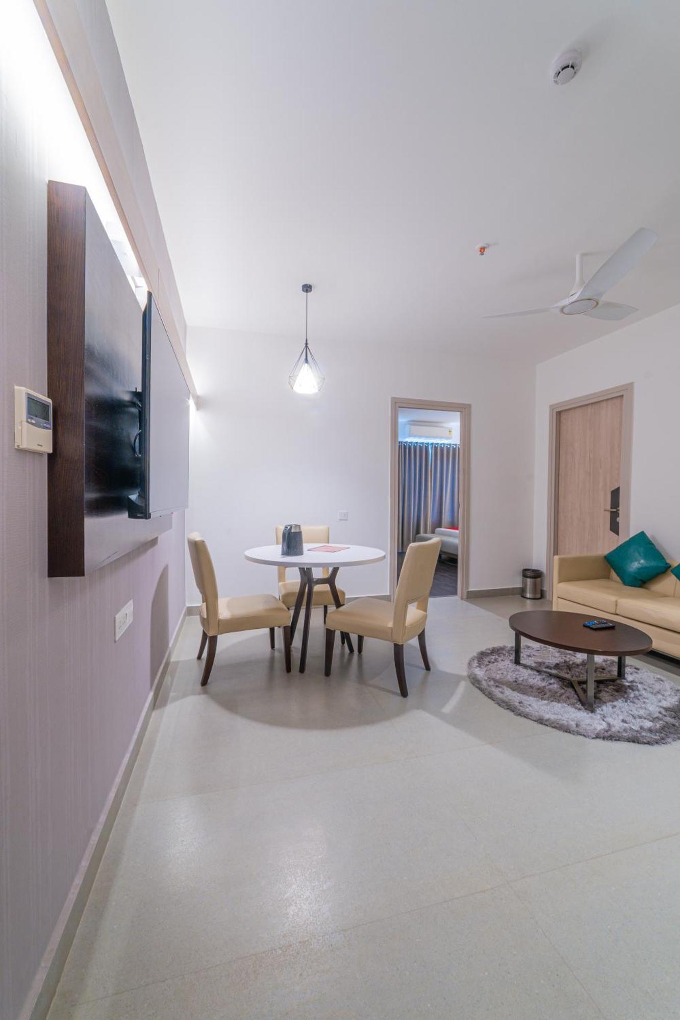 Hotel Deccan Serai Grande, Gachibowli, Хидерабад Екстериор снимка