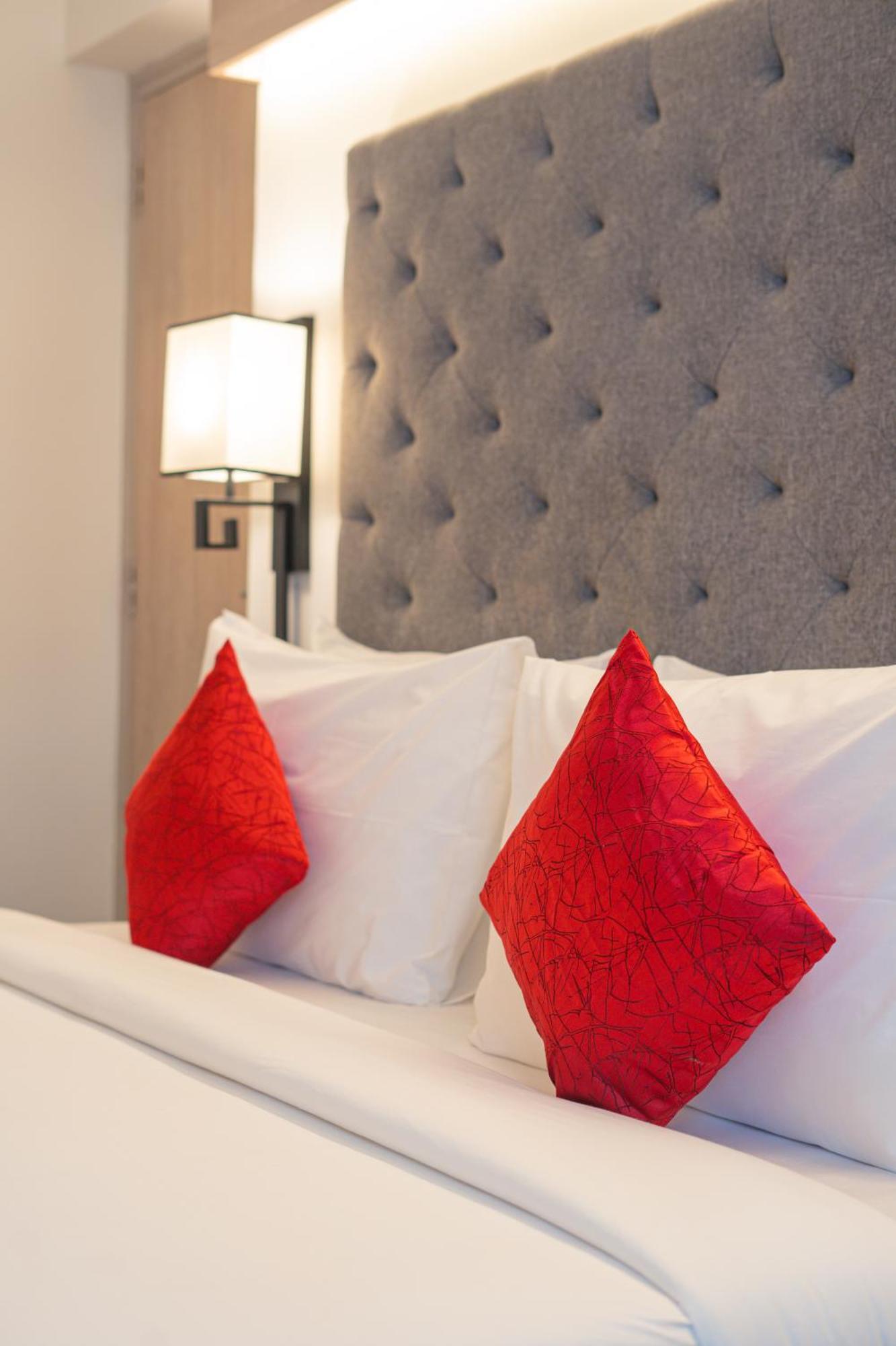 Hotel Deccan Serai Grande, Gachibowli, Хидерабад Екстериор снимка